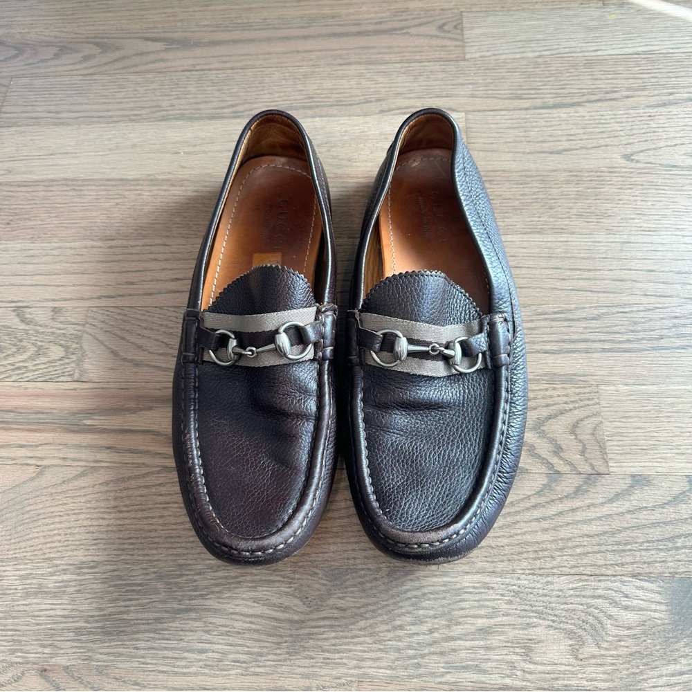 Authentic Gucci Brown Leather Driving Loafers with Silver Horsebit and Stripe